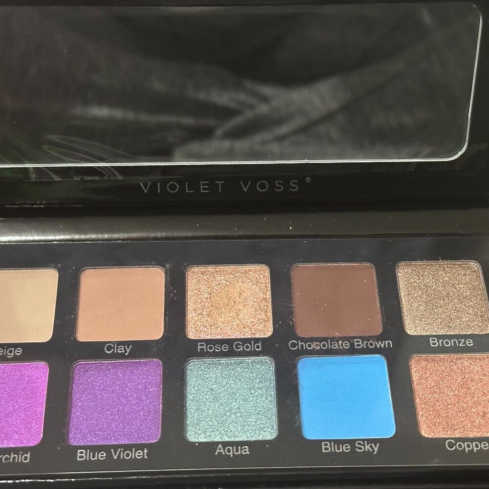 New Violet Voss Essentials 2 Pro Series Eye Shadow Pallet
